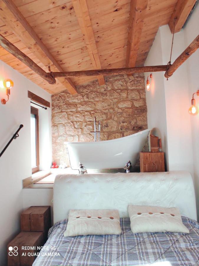 La Casa Del Poeta , Un Romantico Chalet Da Mille E Una Notte Петралия Сопрана Екстериор снимка
